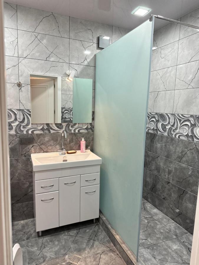 4 Bedroom Suite Apartment Ln Tbilisi City Exterior photo